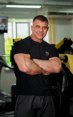 Инструктор тренажерного зала Удальёв Сергей