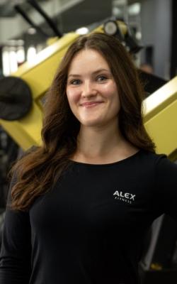 Инструктор групповых программ Судьина Анна