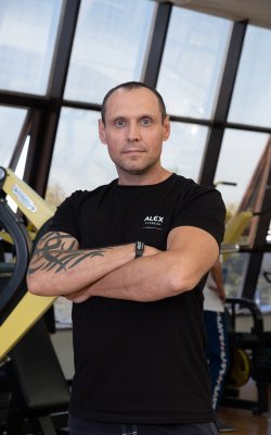 Инструктор тренажерного зала Караваев Сергей