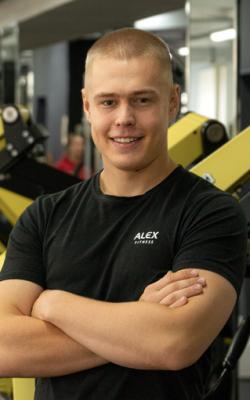 Инструктор тренажерного зала Лагуткин   Георгий
