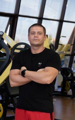 Инструктор тренажерного зала Возовиков Андрей