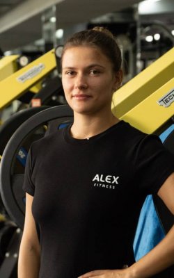 Инструктор тренажерного зала Носова  Анастасия 