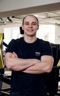 Инструктор тренажерного зала Артём Михайличенко 