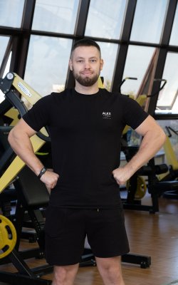 Инструктор тренажерного зала Колотыгин Андрей