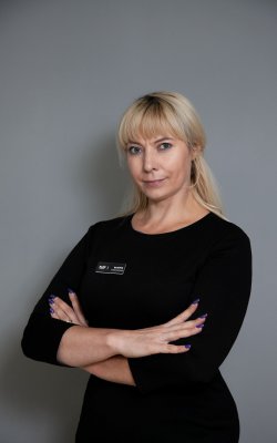 Управляющая клубом 