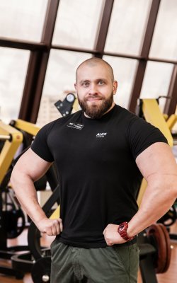 Региональный менеджер тренажерных залов региона Урал Дмитрий Никкель